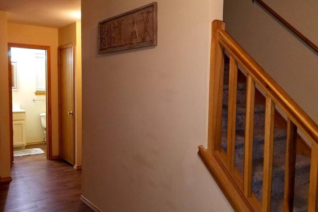 *Amenity-Filled Waterfront Oasis @Saw Creek Estates Near Waterfalls And Hiking* East Stroudsburg Exterior photo